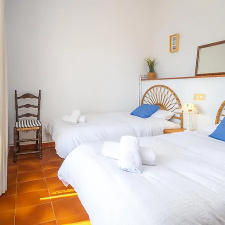 Semesterbostad Acogedora Casa Con Piscina En Sant Antoni